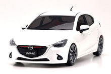 Load image into Gallery viewer, 32422WP-B MINI-Z FWD MA-03F Mazda 2 White Pearl Mica RS
